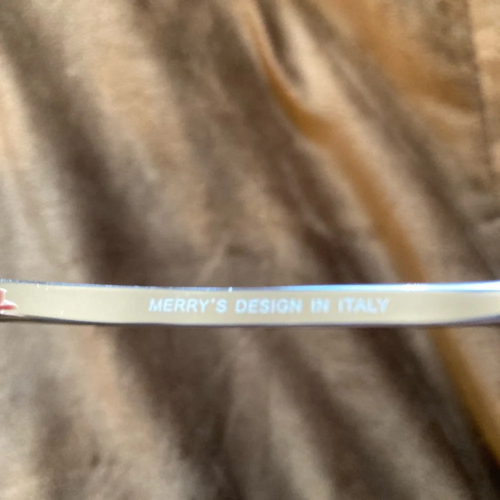Merrys, design in Italy, pretty and comfy, aviator style sunglasses.
